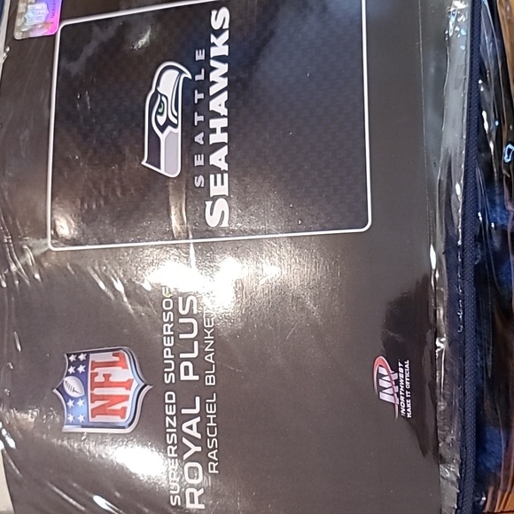Seattle Seahawks Super-Sized Super Soft Royal Plush Raschel Blanket - Picture 4 of 4